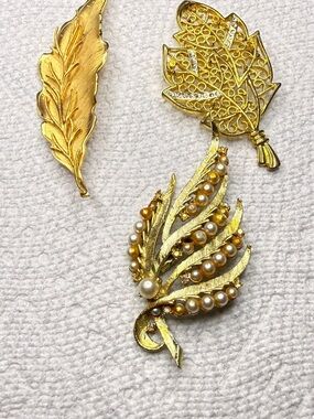 Gold-Tone Pearl Leaf Broochs' — Elegant Women's Jewelry (3pieces)